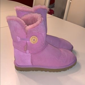 Short Bailey button uggs